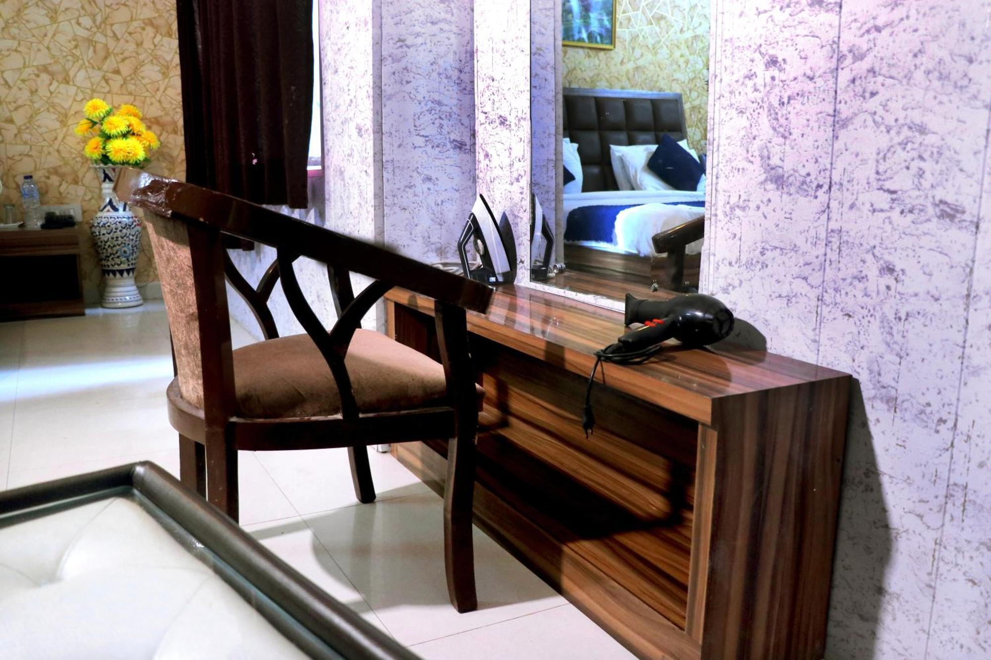 Hotel Panache Mathura Extérieur photo